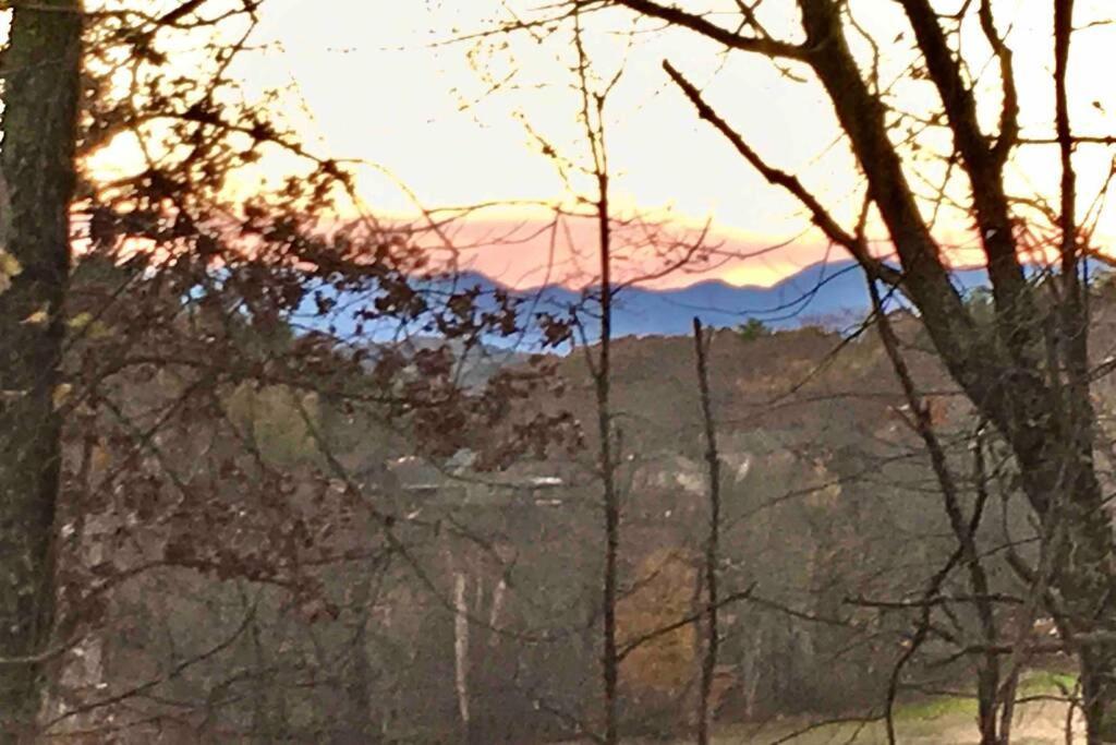 Serenity Views Comfort - Close To City & Parkway! Weaverville Extérieur photo